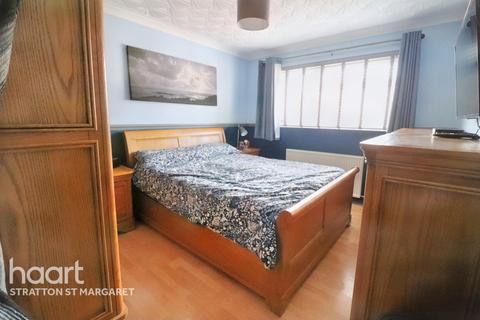 28 Evergreens Close, Swindon, SN3 4HN