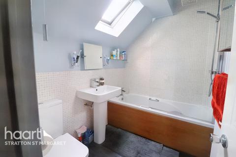 28 Evergreens Close, Swindon, SN3 4HN