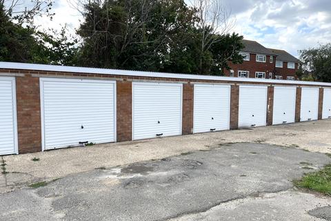 Garage to rent, Anns Hill Road, Gosport PO12