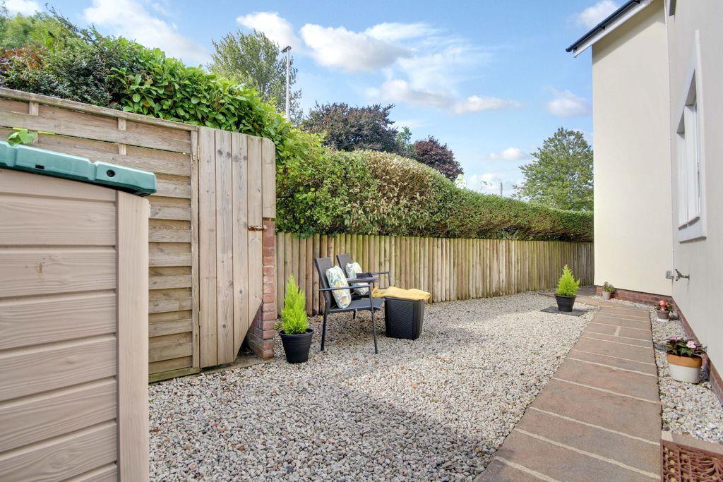 Garden at Side