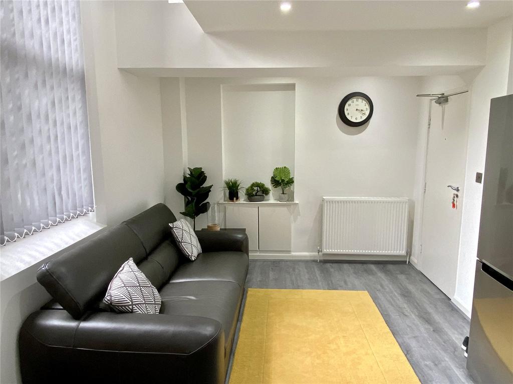 Boothroyds, 20 Halifax Road, Dewsbury, WF13 2 bed apartment for sale