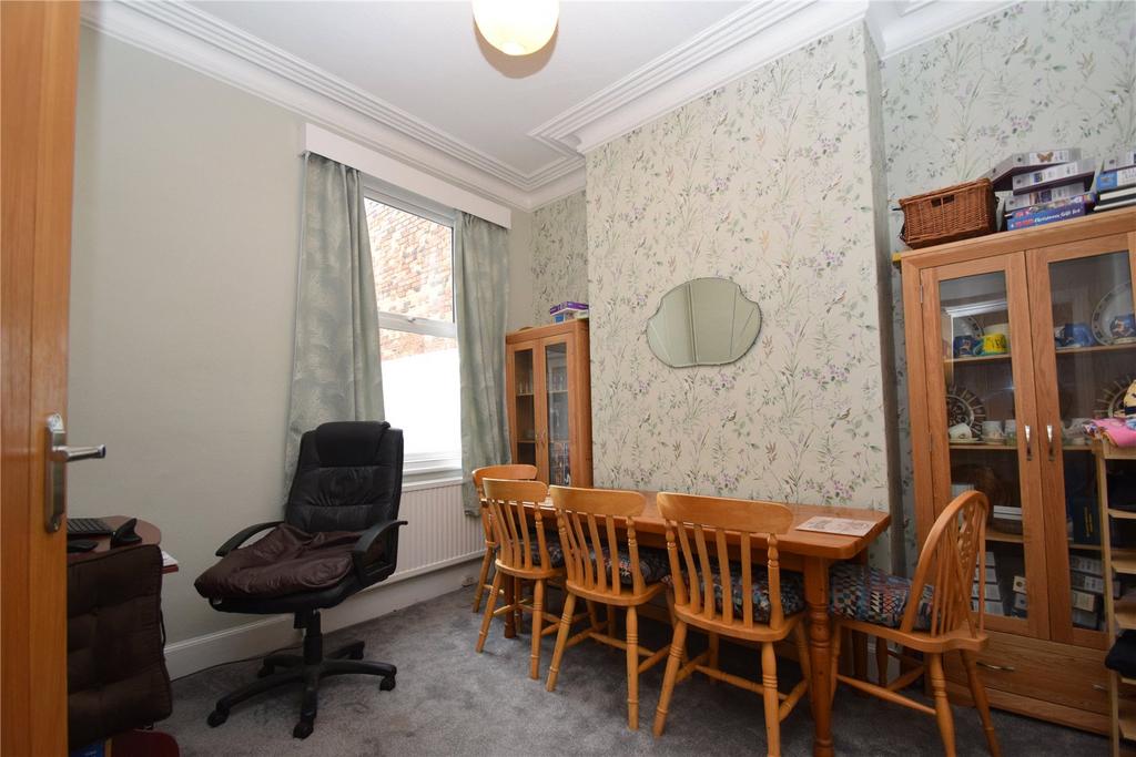 Londesborough Road, Scarborough... 5 bed semidetached house £237,650