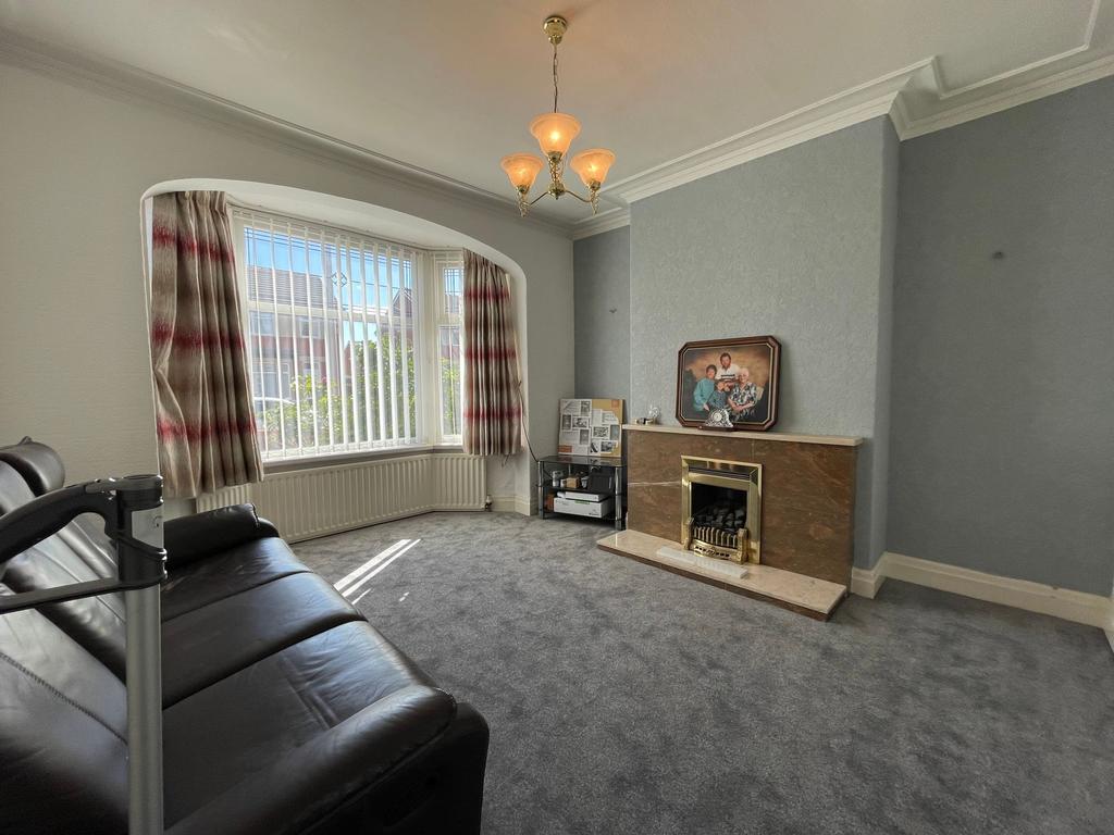 Sawley Avenue, Blackpool, FY4 3 bed semidetached house £190,000