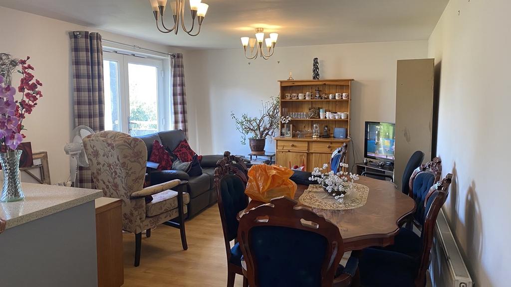 Hyde Grove, Dartford DA1 2 bed flat £240,000