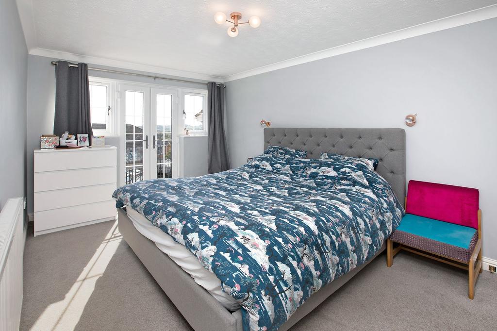 Avery Hill, Kingsteignton, TQ12 4 bed detached house £475,000