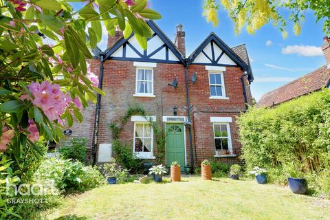 13 Lion Lane, Haslemere, GU27 1JF