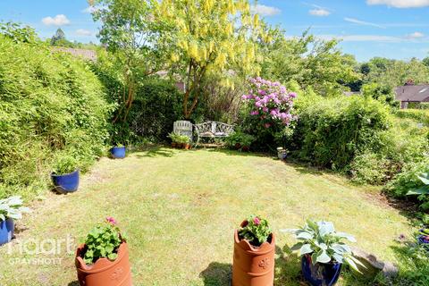 13 Lion Lane, Haslemere, GU27 1JF