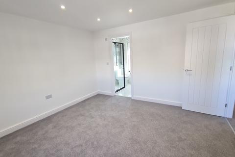 2 bedroom maisonette to rent, High Street South, Dunstable, LU6