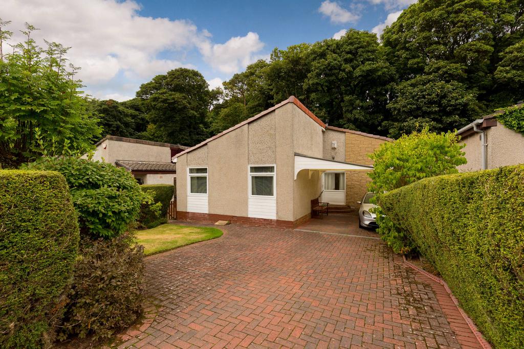 47 Buckstone Crescent, Buckstone, Edinburgh, EH10 6PP 3 bed detached