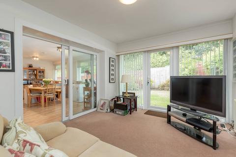 47 Buckstone Crescent, Edinburgh, EH10 6PP