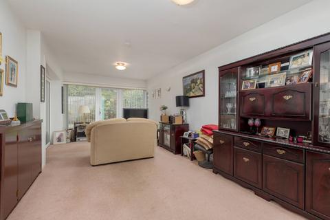 47 Buckstone Crescent, Edinburgh, EH10 6PP