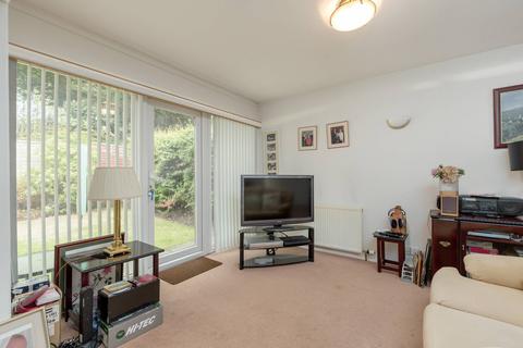 47 Buckstone Crescent, Edinburgh, EH10 6PP