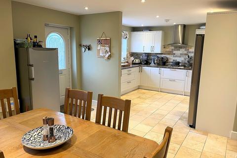 3 bedroom detached house for sale - The Street, Snape