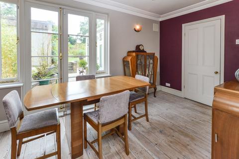 4 bedroom detached house for sale - Priory Road, Reigate