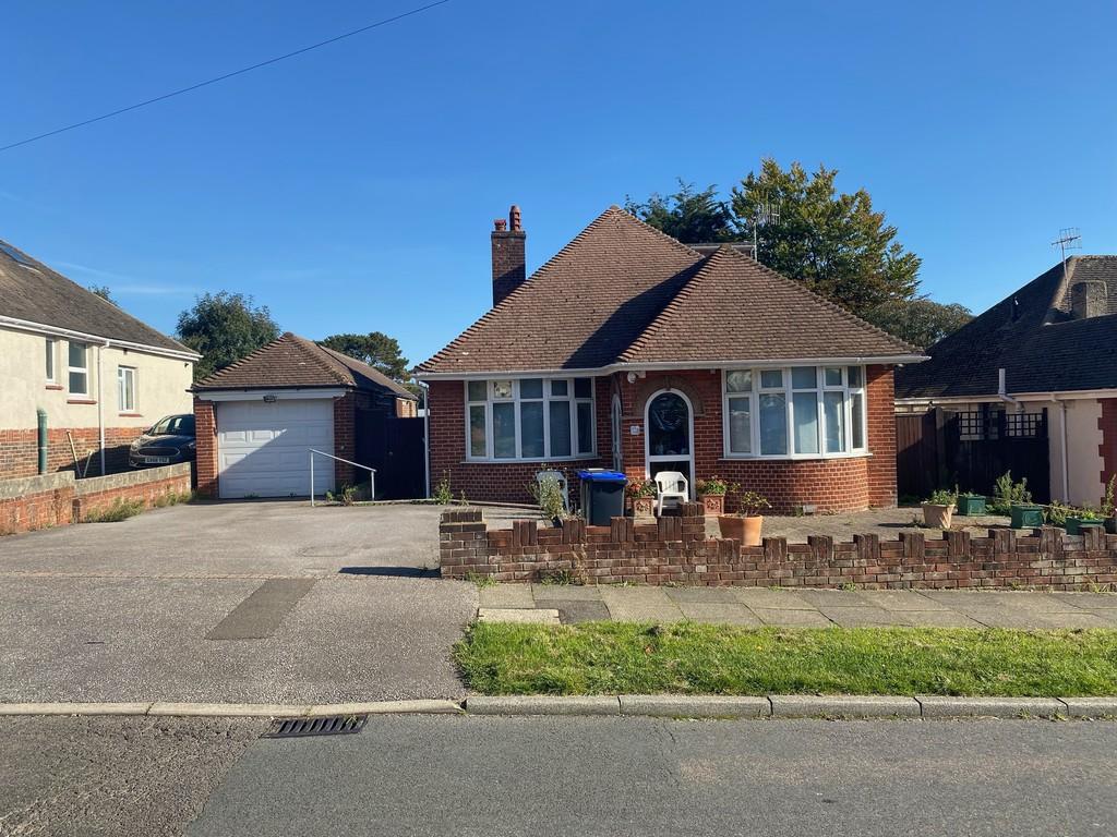 Lynchmere Avenue, Lancing 3 bed detached bungalow for sale £500,000