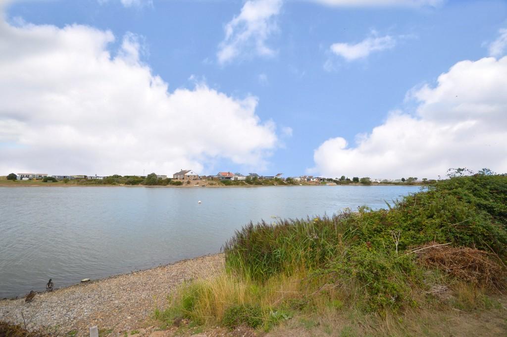 2 bed mobile home for sale £167,500