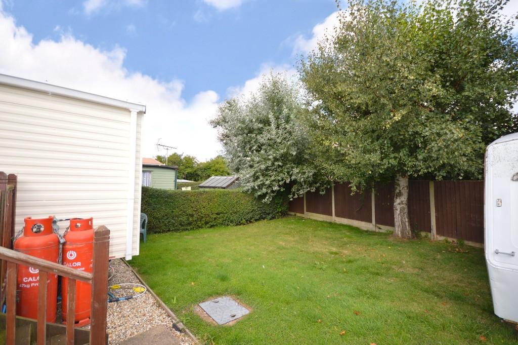 2 bed mobile home for sale £167,500