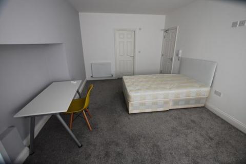 undefined, 107 Boughton