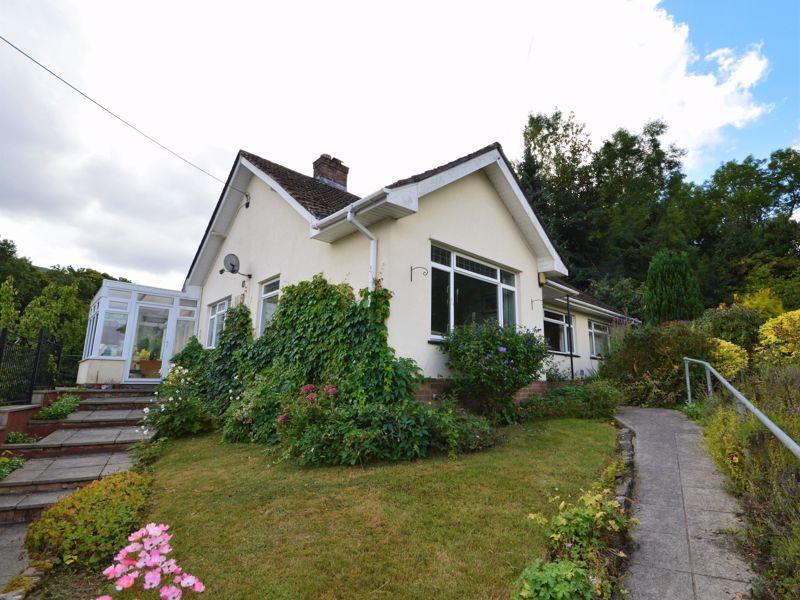 Church Lane, Govilon, Abergavenny 2 bed detached bungalow for sale £