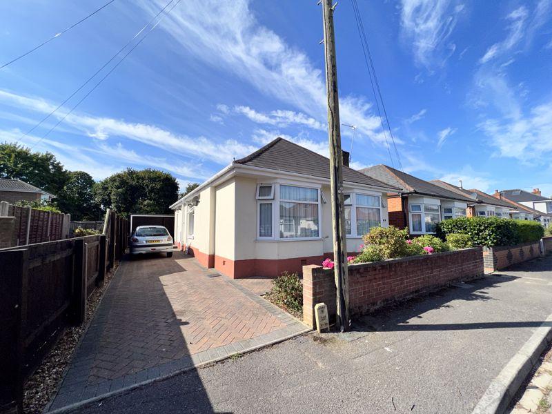 Walton Road, Bournemouth 2 bed bungalow £1,350 pcm (£312 pw)