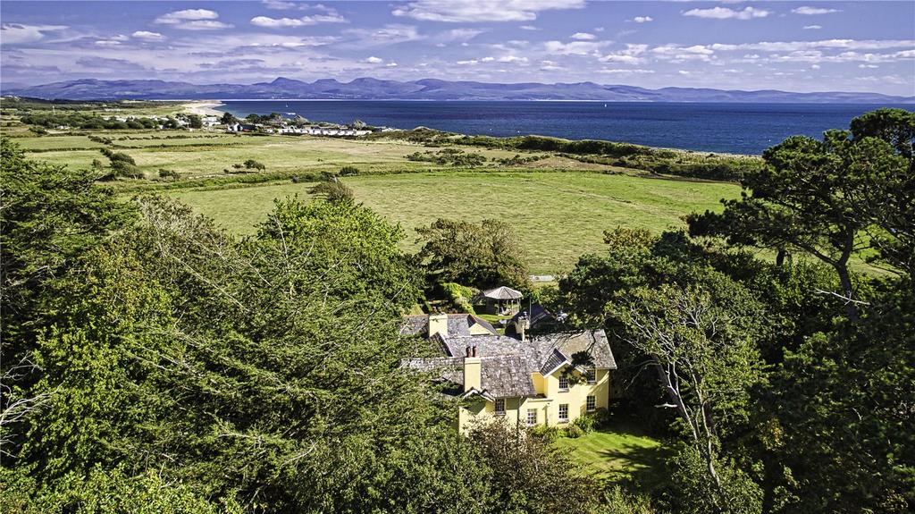 Abererch Road, Pwllheli, Gwynedd, LL53 5 bed detached house for sale