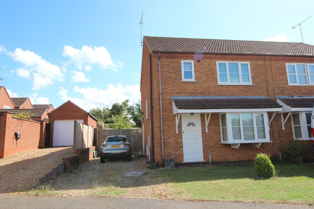 Philip Nurse Road, Dersingham, PE31 3 bed semidetached house £975 pcm (£225 pw)