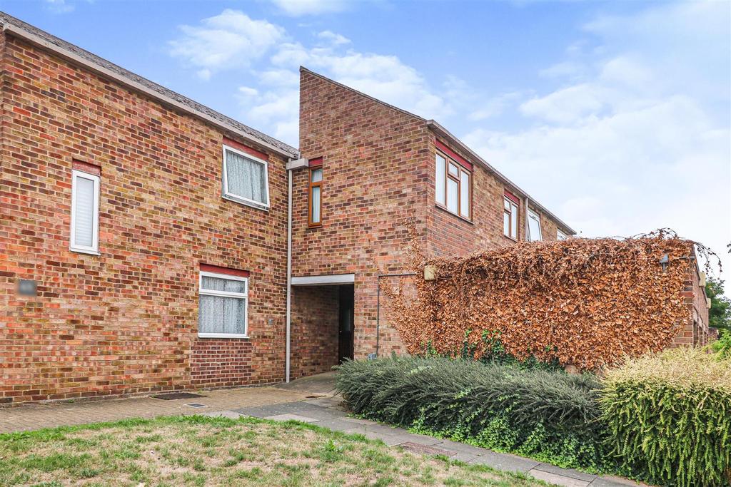 Brockles Mead, Harlow 4 bed terraced house for sale £325,000