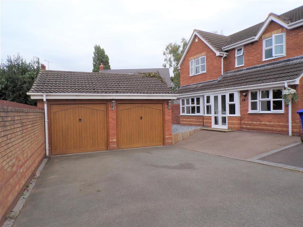 Lower Birches Way, Rugeley 4 bed detached house £404,500