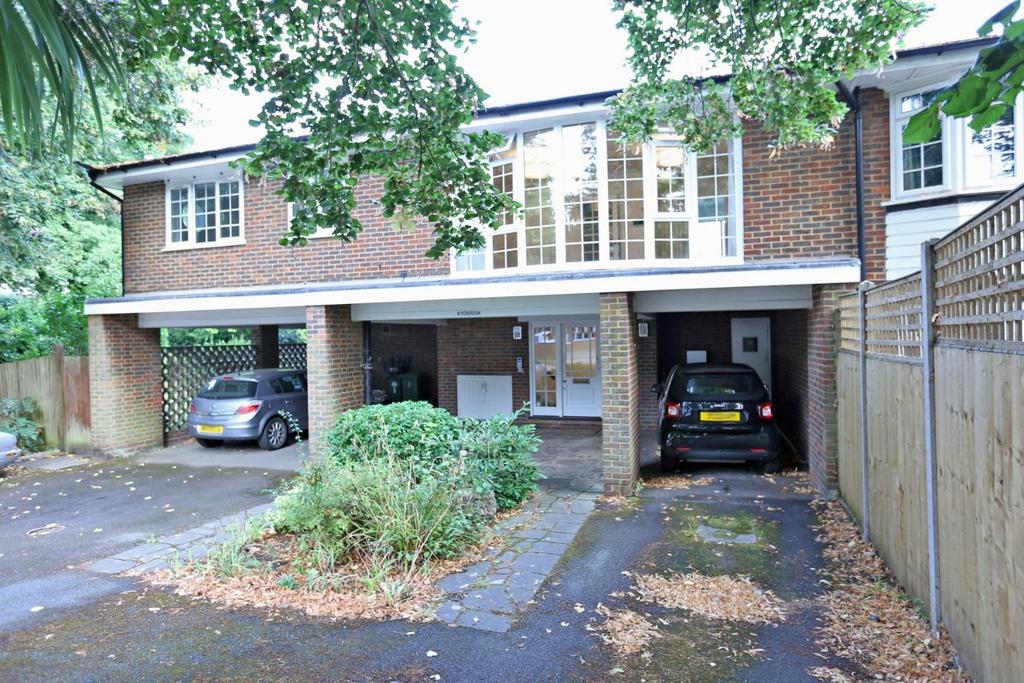 Woodlands Road, Bromley, Kent 2 bed flat £1,850 pcm (£427 pw)