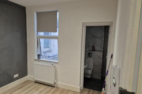 undefined, Thorpe Road, London