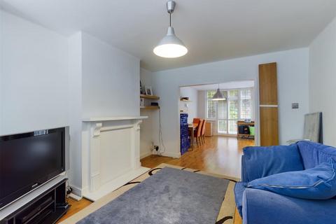 18 Ruffetts Close, South Croydon, CR2 7JS