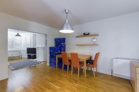 18 Ruffetts Close, South Croydon, CR2 7JS