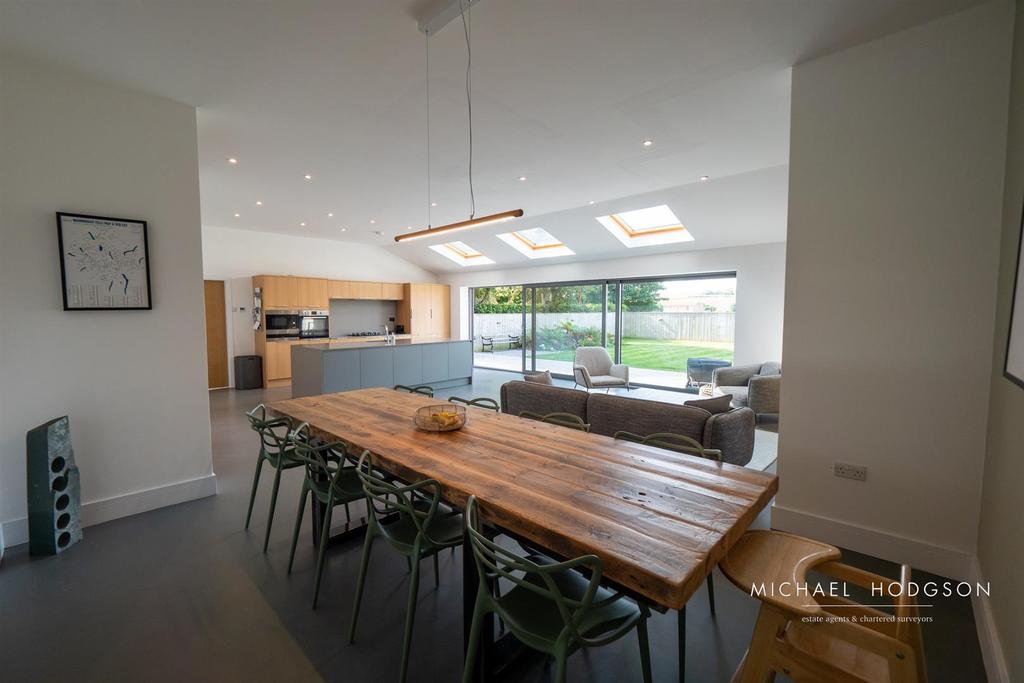 Living Room / Dining Room / Family Room
