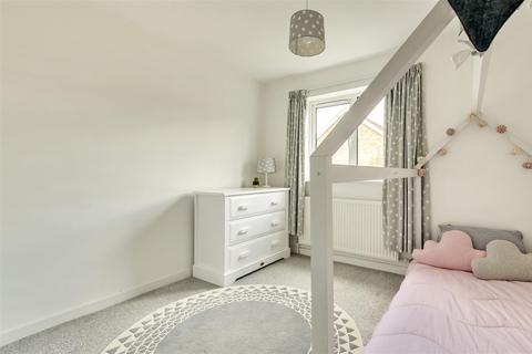 7 Bourneside, Bedford, MK41 7EG
