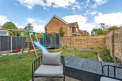7 Bourneside, Bedford, MK41 7EG