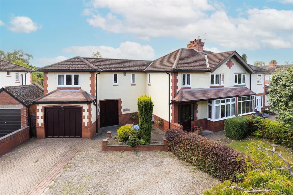Harrogate Road, Ripon 4 bed semidetached house for sale £399,950