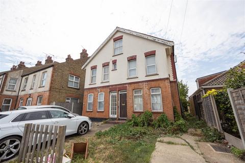 1 bedroom ground floor flat for sale, CARLINGFORD DRIVE, Westcliff-On-Sea