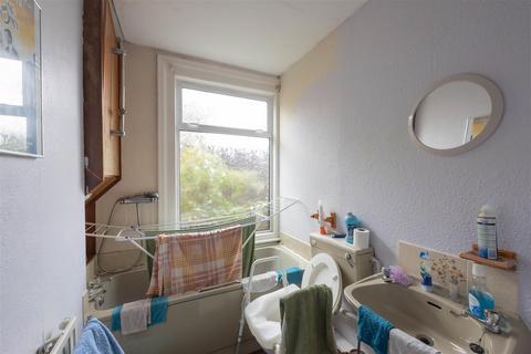 1 bedroom ground floor flat for sale, CARLINGFORD DRIVE, Westcliff-On-Sea