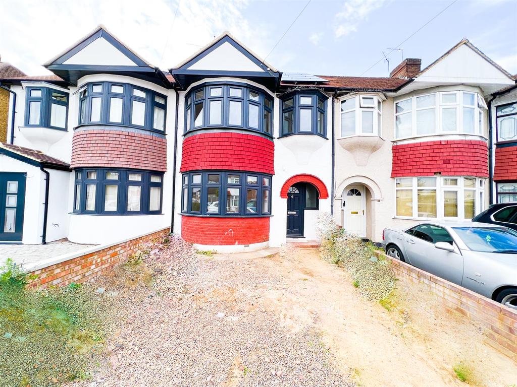 Linden Gardens, Enfield 5 bed terraced house £2,200 pcm (£508 pw)