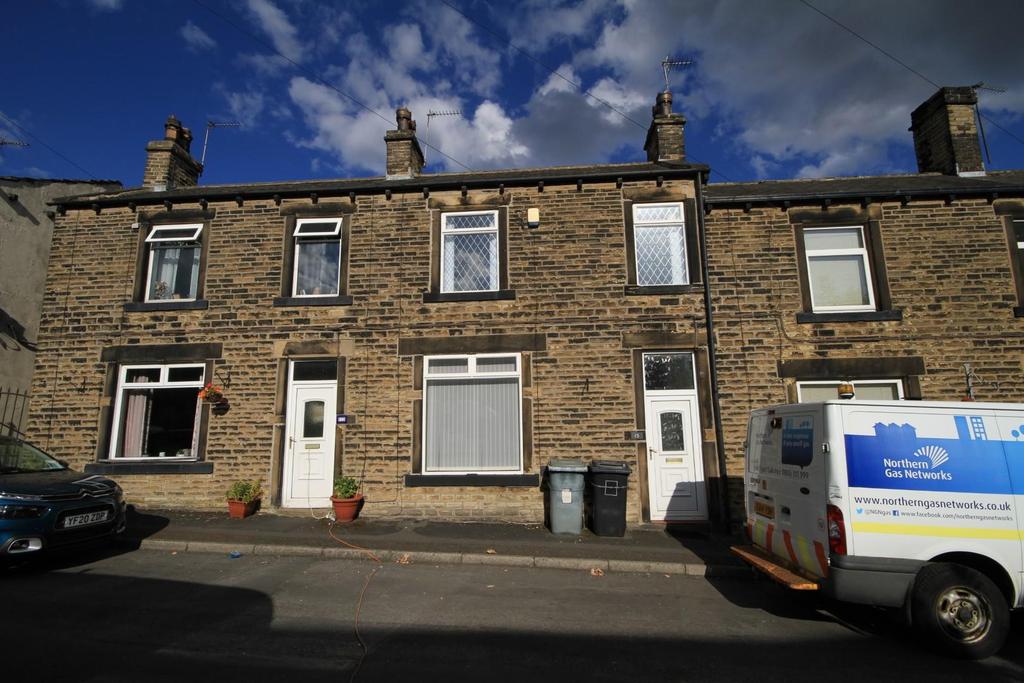 Taylor Street, Cleckheaton 2 bed terraced house for sale £105,000