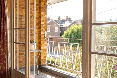 4c Beaufort Road, Reigate, RH2 9DJ