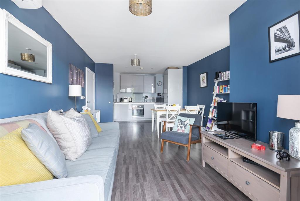 Yeoman Street, London SE8 2 bed apartment £2,200 pcm (£508 pw)