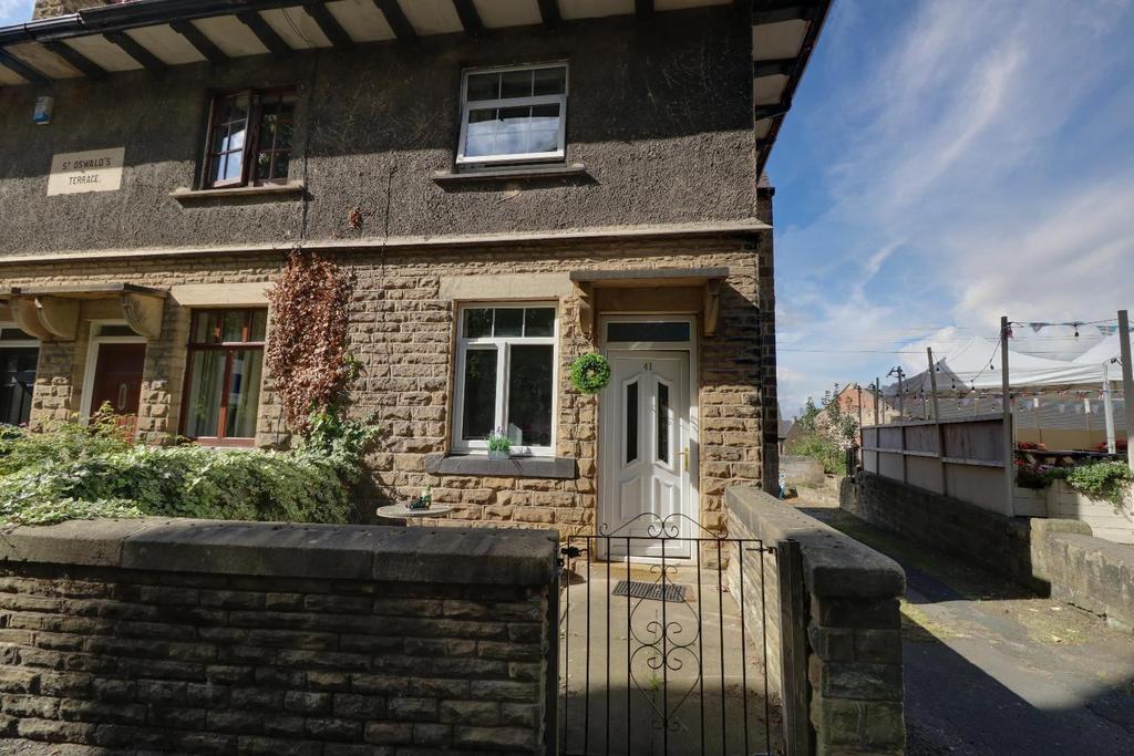 St. Oswalds Terrace, Guiseley, 2 bed end of terrace house £250,000