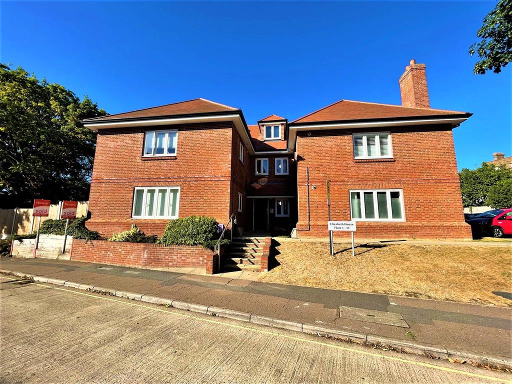 Locks Hill, Rochford 1 bed apartment £200,000