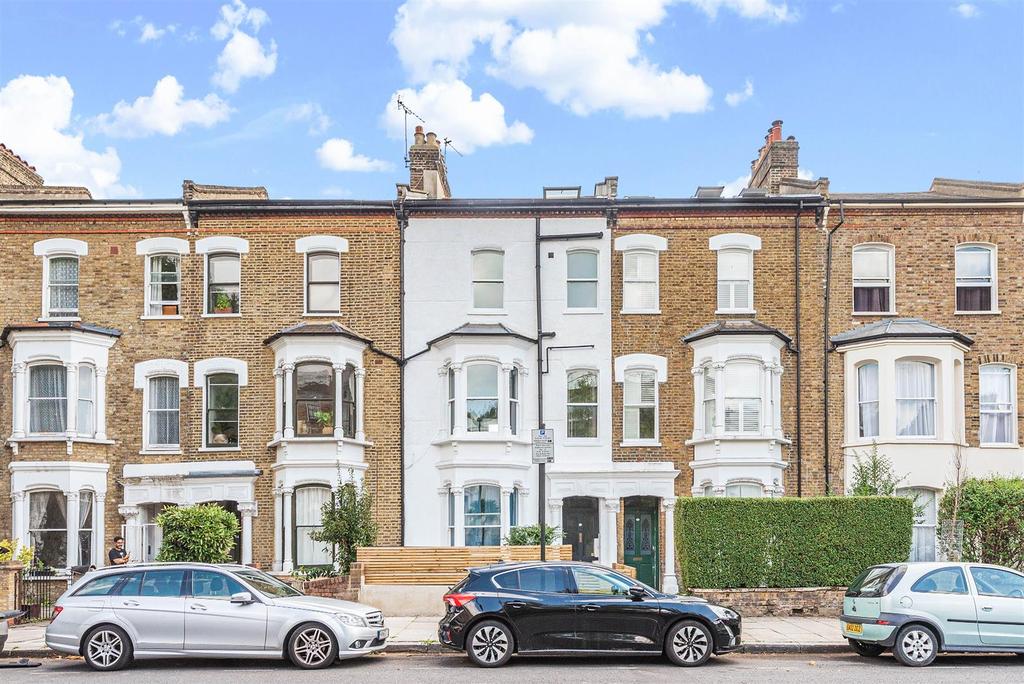 Hanley Road, Finsbury Park, London 3 bed flat £875,000