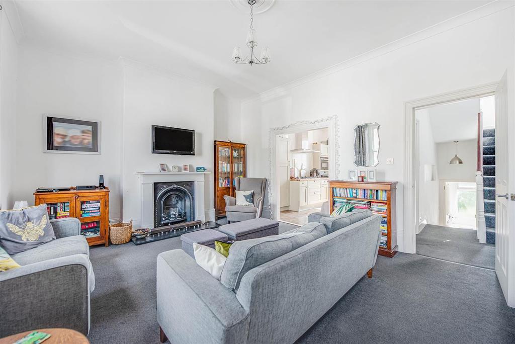 Hanley Road, Finsbury Park, London 3 bed flat £875,000