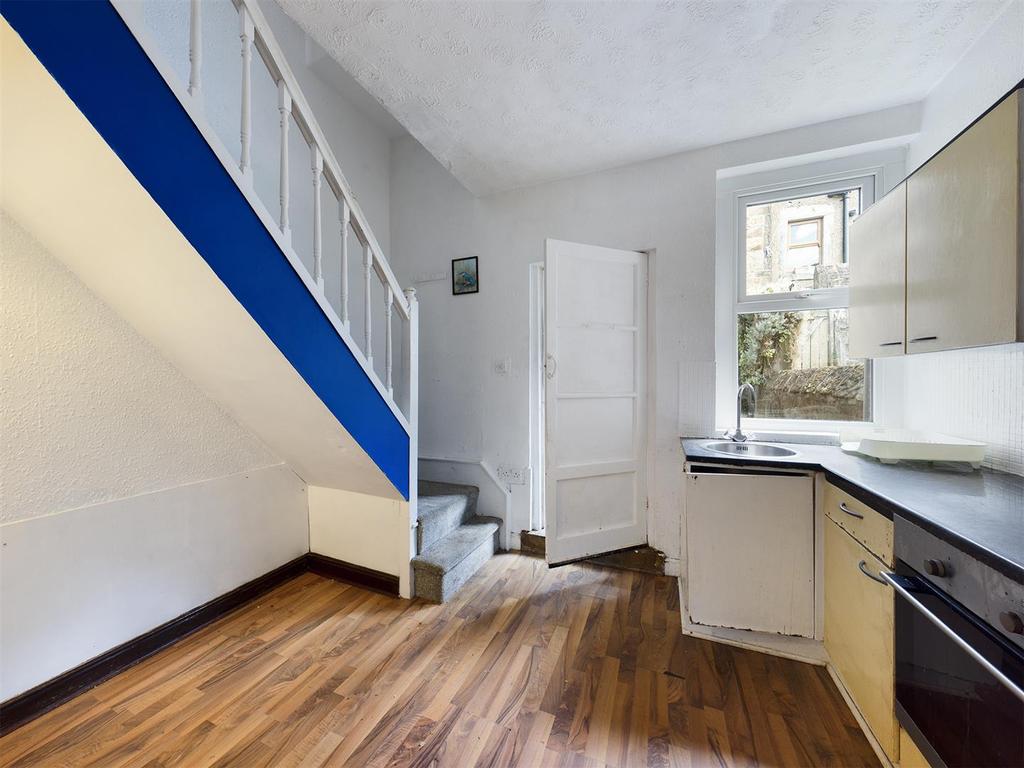 NO CHAIN HOME Dundee Street, Lancaster 2 bed terraced house £115,000