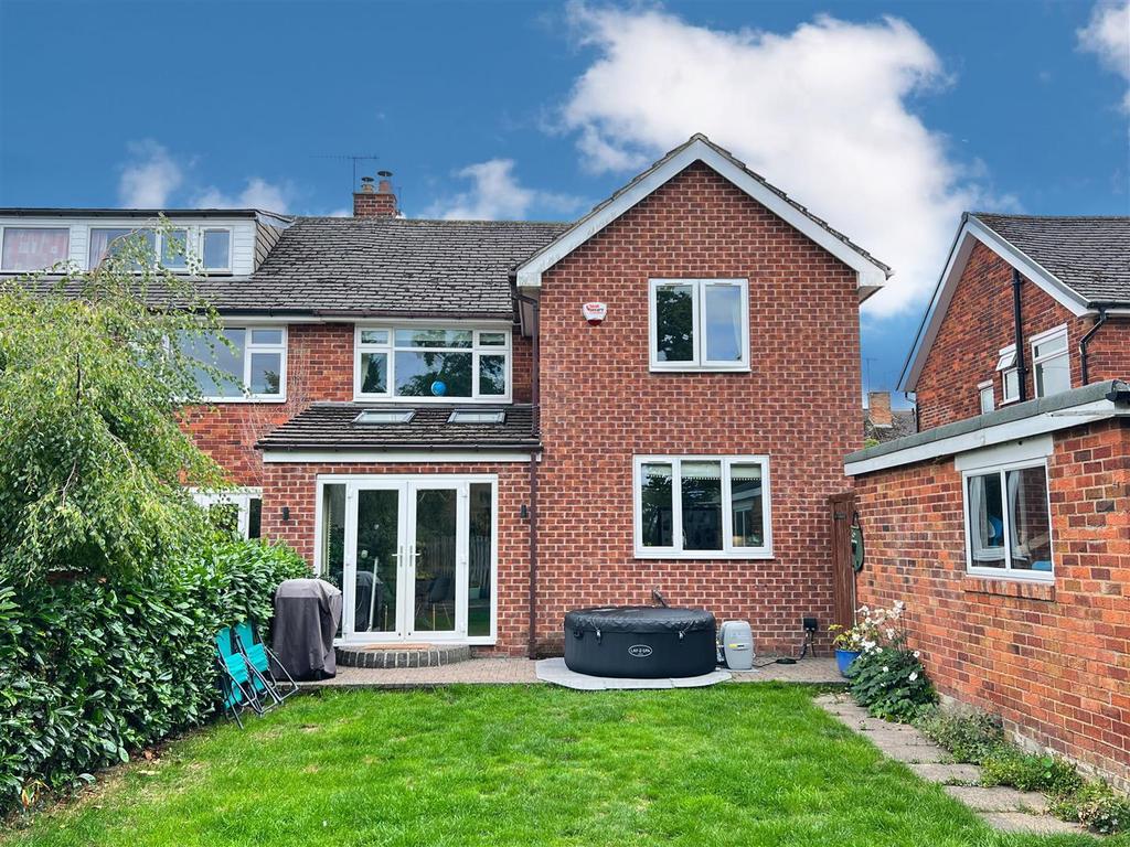 Abbeydale Park Rise, Sheffield 4 bed semidetached house £2,000 pcm