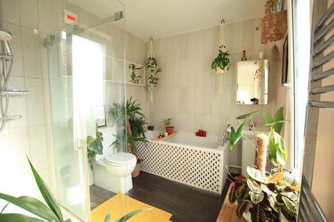 12 Felix Road, Bristol, BS5 0JL