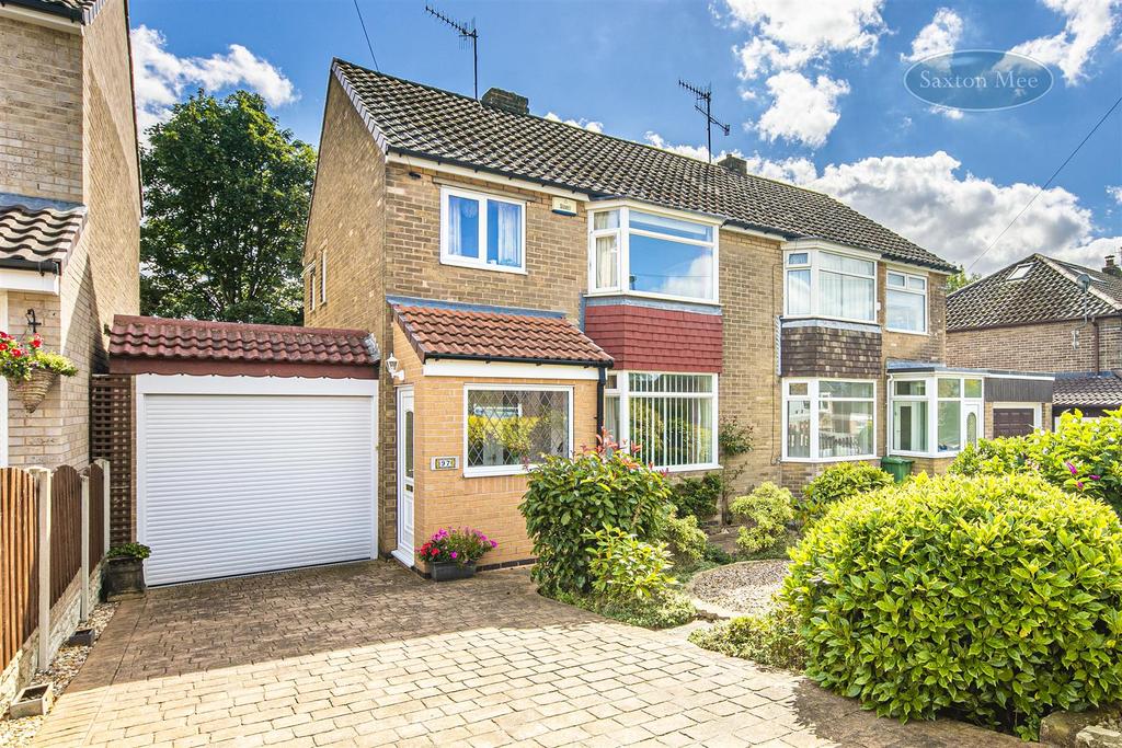Wollaton Road, Bradway, S17 4LF 3 bed semidetached house £325,000